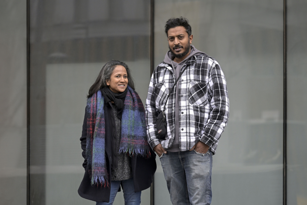 Emmanuelle Hébert et Thomas Cadorin demandent que les enfants adoptés à l’étranger puissent être accompagnés dans leur recherche d’origine. LE PROGRÈS (Anne-Laure WYNAR)