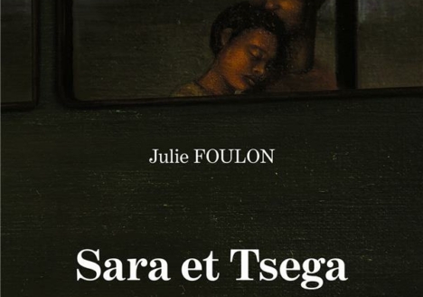Aout 2003, Sara et Tsega sont accueillies par un couple blanc sur le territoire américain. Julie Foulon est née en 1997 à Addis-Abeba, en Éthiopie.